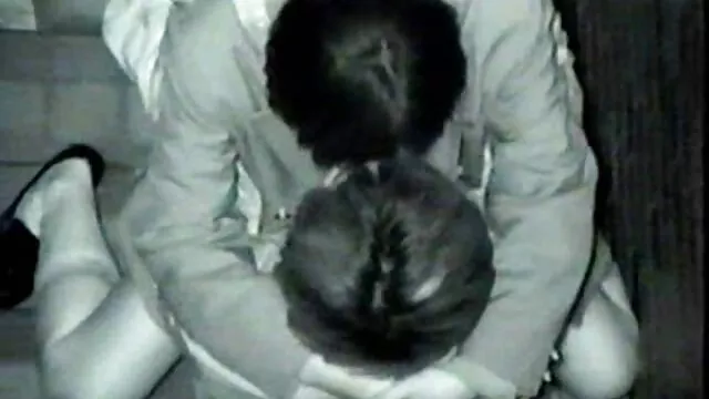 XXX אין רישום  נימפה בת 18 עטופה סרטים אירוטים חינם בג ' ינס ודפיקה מתוקה חלקה