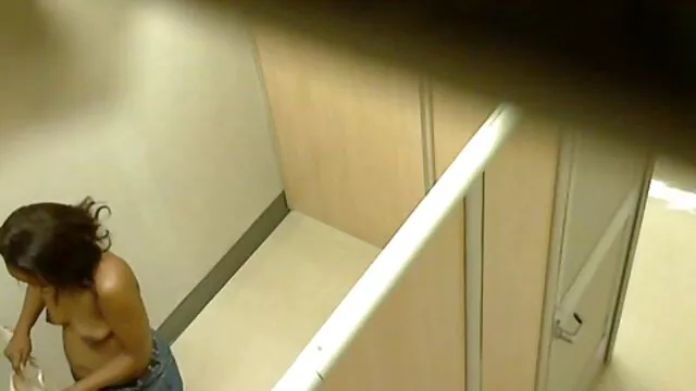 XXX אין רישום  סלאבים עושים סקס עם הבריטים. סרט סקסי חינם