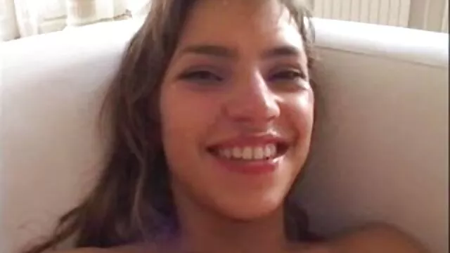 XXX אין רישום  גבר צעיר מזיין אישה חמה כוס סקס סרט חינם איש זקן ושמן