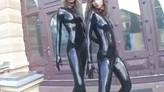 XXX אין רישום  לסביות מתמזמזות עם סרטים כחולים באורך מלא חינם סטרפון.