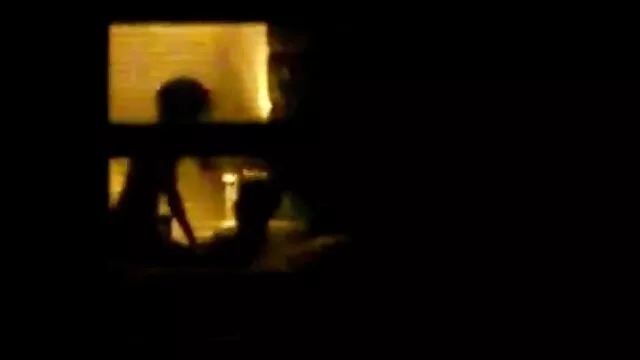 XXX אין רישום  ללקק את הרגליים של אשתו ולעשות אהבה על סרט כחול לצפיה חינם השולחן.
