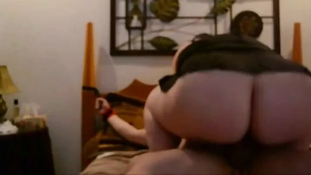 XXX אין רישום  אישה צעירה מקיימת יחסי מין עם האם החורגת שלה סרטי אורגיה חינם להשפריץ.
