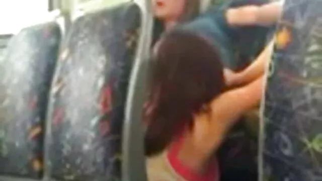 XXX אין רישום  יופי רוסי בן 18 סרטים חינם אמא ובן עם צמות ומכנסיים קצרים סקסיים בלי בגדים