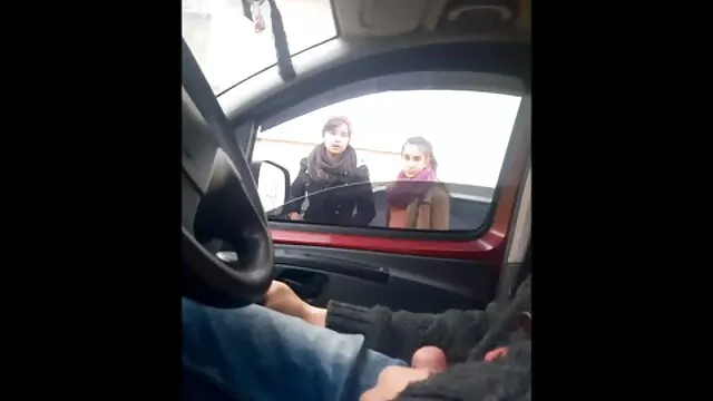 XXX אין רישום  בחורה ביישנית סרטי סקס חינם באורך מלא מורידה חזייה ותחתונים מול מצלמת אינטרנט