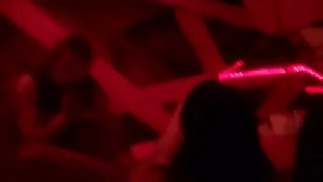 XXX אין רישום  נערים צעירים, סרטי סקס אלים חינם סקס לוהט בבריכה.