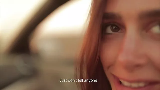 XXX אין רישום  המזכירה באסטי בתחתונים סקסיים מזדיינת עם הבוס על סרטי סקס לצפיה חינם הספה