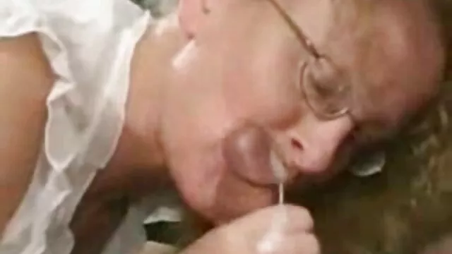XXX אין רישום  אני רואה שני חברים ומחליט להזדיין. סרטי פורנו לצפיה בחינם