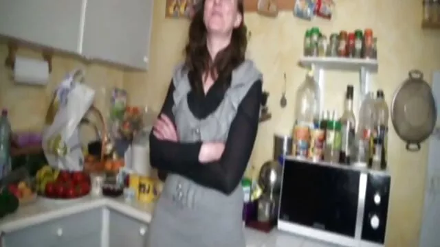 XXX אין רישום  אבא הומו סרטי קוקס חינם בוגר כופף סרטן הבן שלו ודחף את הזין לתחת שלו