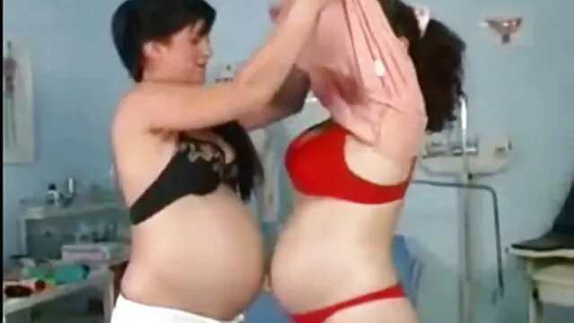 XXX אין רישום  בלונדינית בתחתונים סרט ארוטי חינם סקסיים שניתנה לכושי.