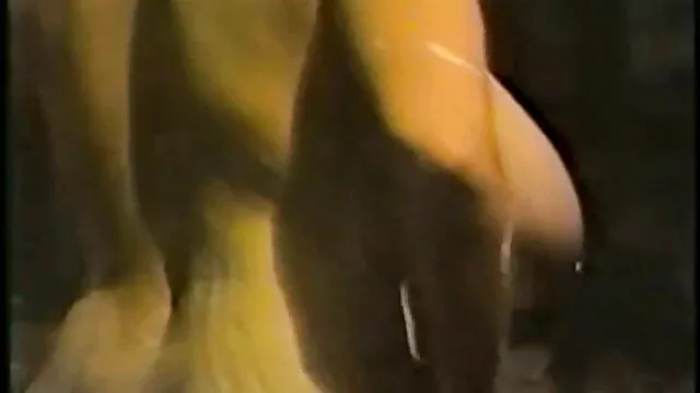 XXX אין רישום  לסביות לסביות סרט חינם מחוררות בצעצועי מין.
