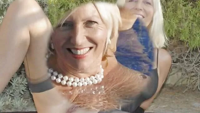 XXX אין רישום  נערות סרטי גייז באורך מלא לסביות לוהטות מלקקות ואגינה ברונטית בוגרת עם חזה גדול