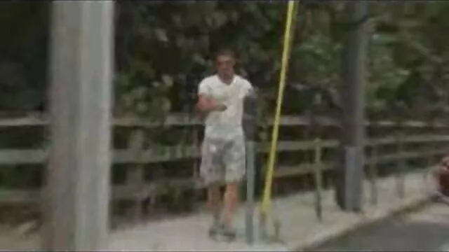 XXX אין רישום  גבר עם סרט חינם סקס שיער נפוח מפליץ בלונדינית.