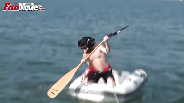 XXX אין רישום  זונה סרטי סקס חינם מוניקה ראשית מוצצת זין בפרוסות ביסקוויט אישי.
