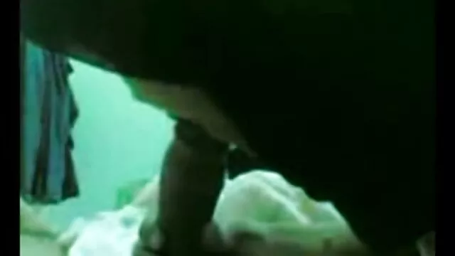 XXX אין רישום  שחקן כדורסל מכה את האישה בכתפיים רחבות. סרטים מין חינם