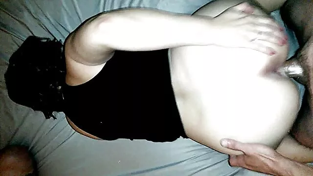 XXX אין רישום  זרע בסוס סרטי סקס תותה חינם ובבטן.