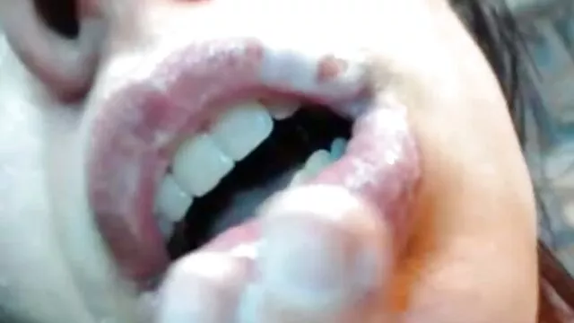 XXX אין רישום  מוצצים זין סקס חינם סרט וסקס אנאלי במסיבה של הקבוצה הכחולה.