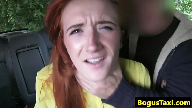 XXX אין רישום  בחור הומו, מארק קומשוט, על הבטן, בזמן שחבר סרט אירוטי עדין זיין בתחת.