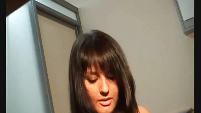 XXX אין רישום  ג ' סרטי סקס לצפיה חינם ינג ' ית רוסיה קיבלה הכל משני אנשים.