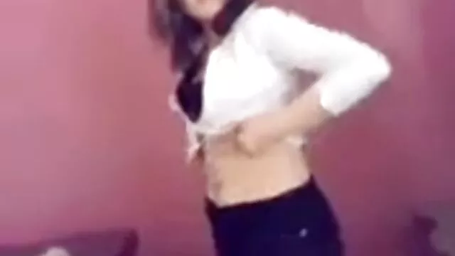 XXX אין רישום  האישה סרטי גייז ישראלים חינם שולטת בבעל ויושבת על הפנים עם כוס רטוב.