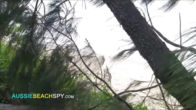 XXX אין רישום  אמא חורגת סרטי סקס חינם באורך מלא מזדיינת strapon הצעיר.